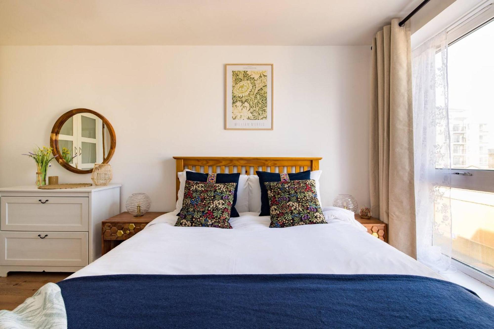 Wild Roses Service Apartments - East India Λονδίνο Εξωτερικό φωτογραφία
