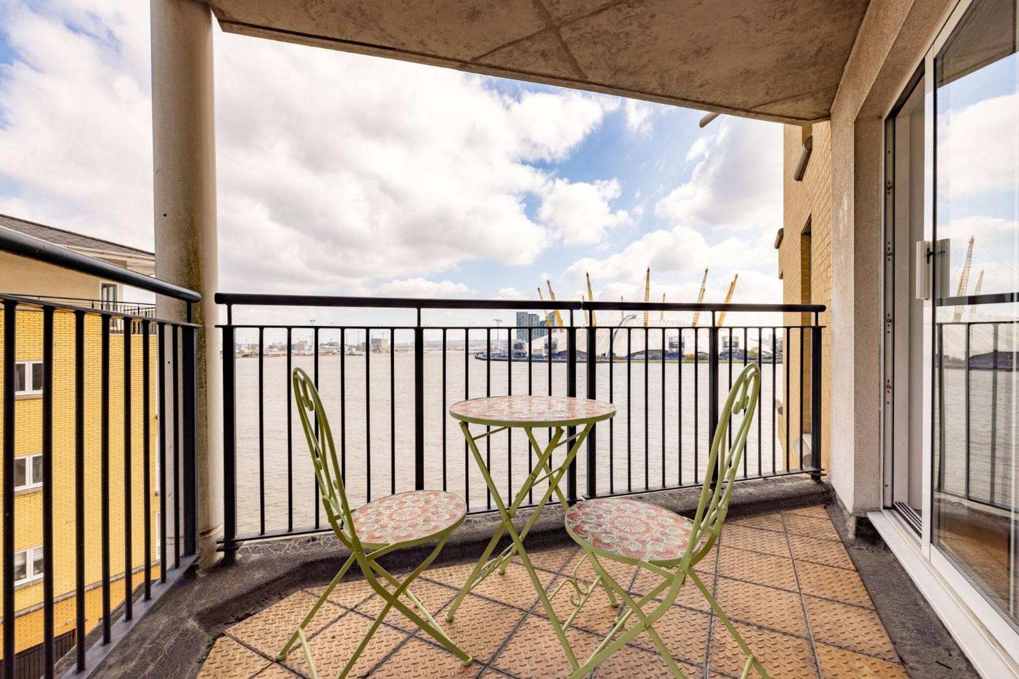 Wild Roses Service Apartments - East India Λονδίνο Εξωτερικό φωτογραφία